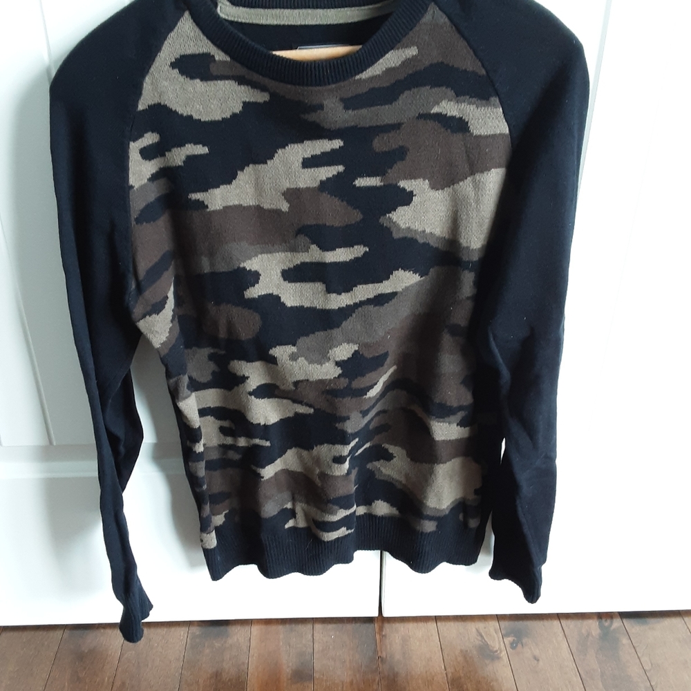Sweater - Picture 2 of 4